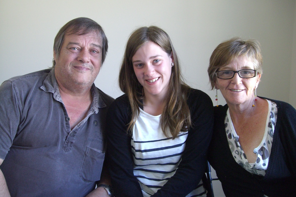 Els joves i les seves fam�lies - Foto 53521669