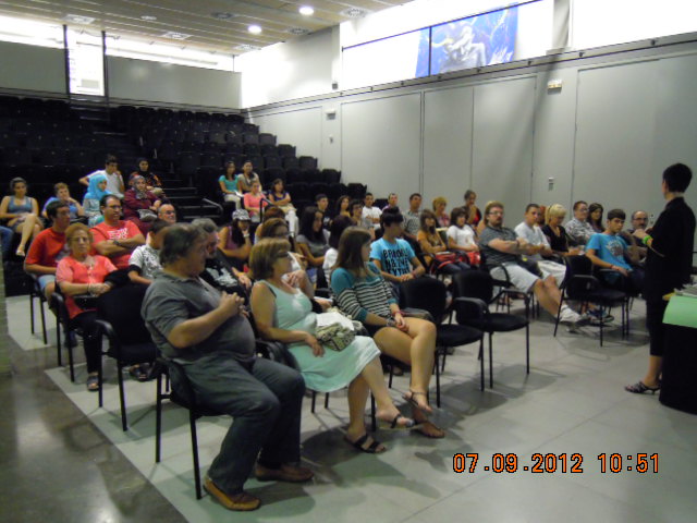 Els joves i les seves fam�lies - Foto 27842907