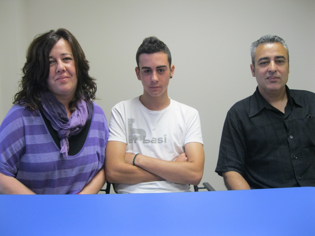 Els joves i les seves fam�lies - Foto 66403050