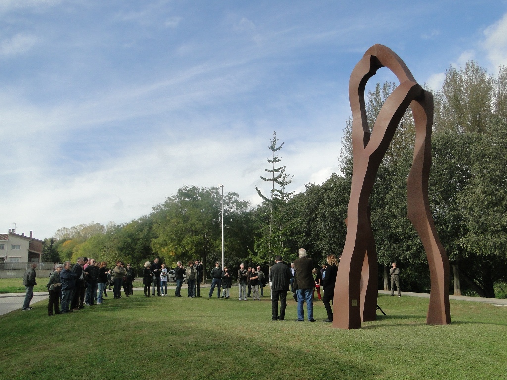 Inauguraci de l'escultura "Portes al Montseny", de Josep Plandiura