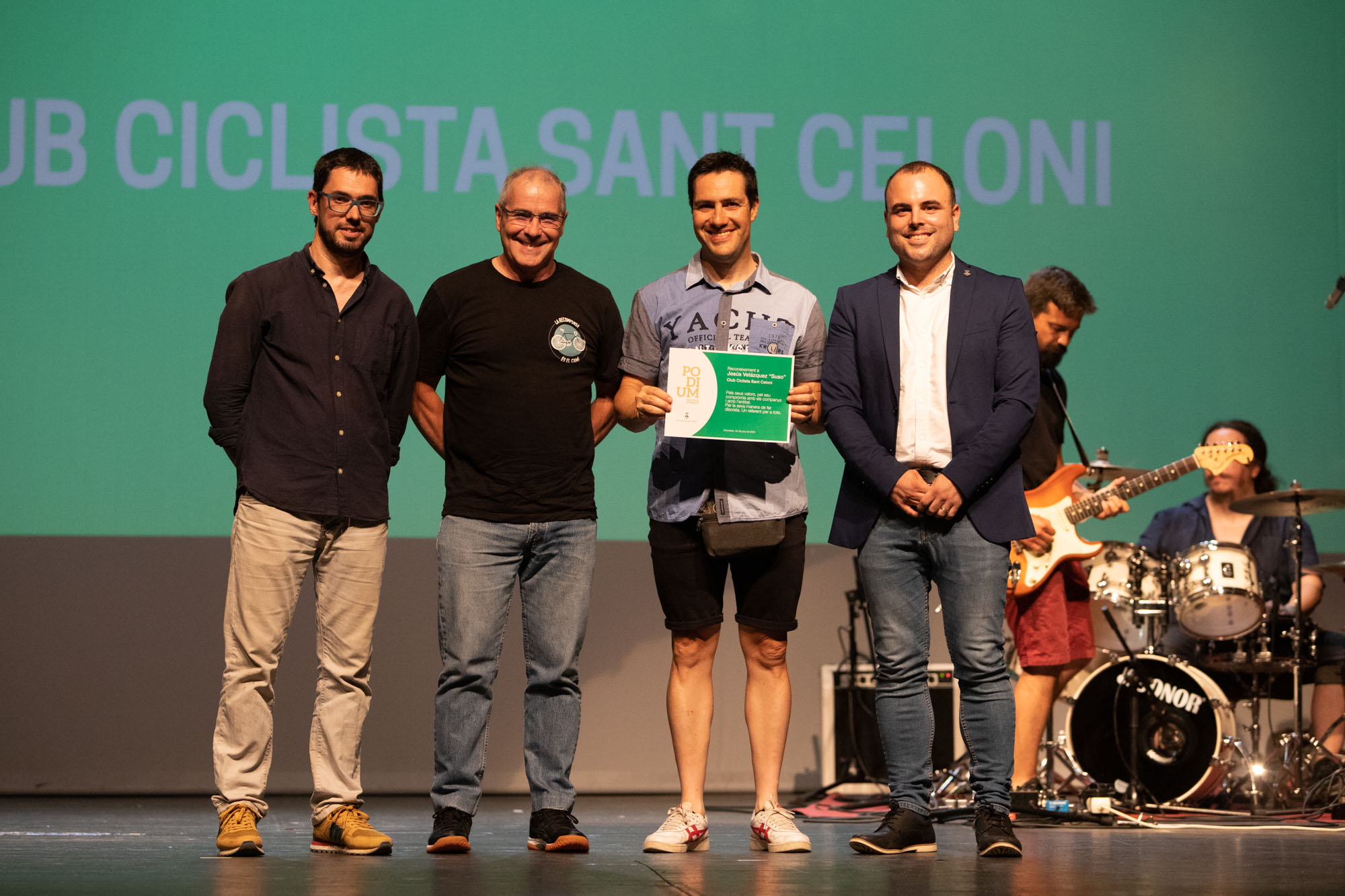 Diploma a Jess Velzquez "Suso" del Club Ciclista Sant Celoni