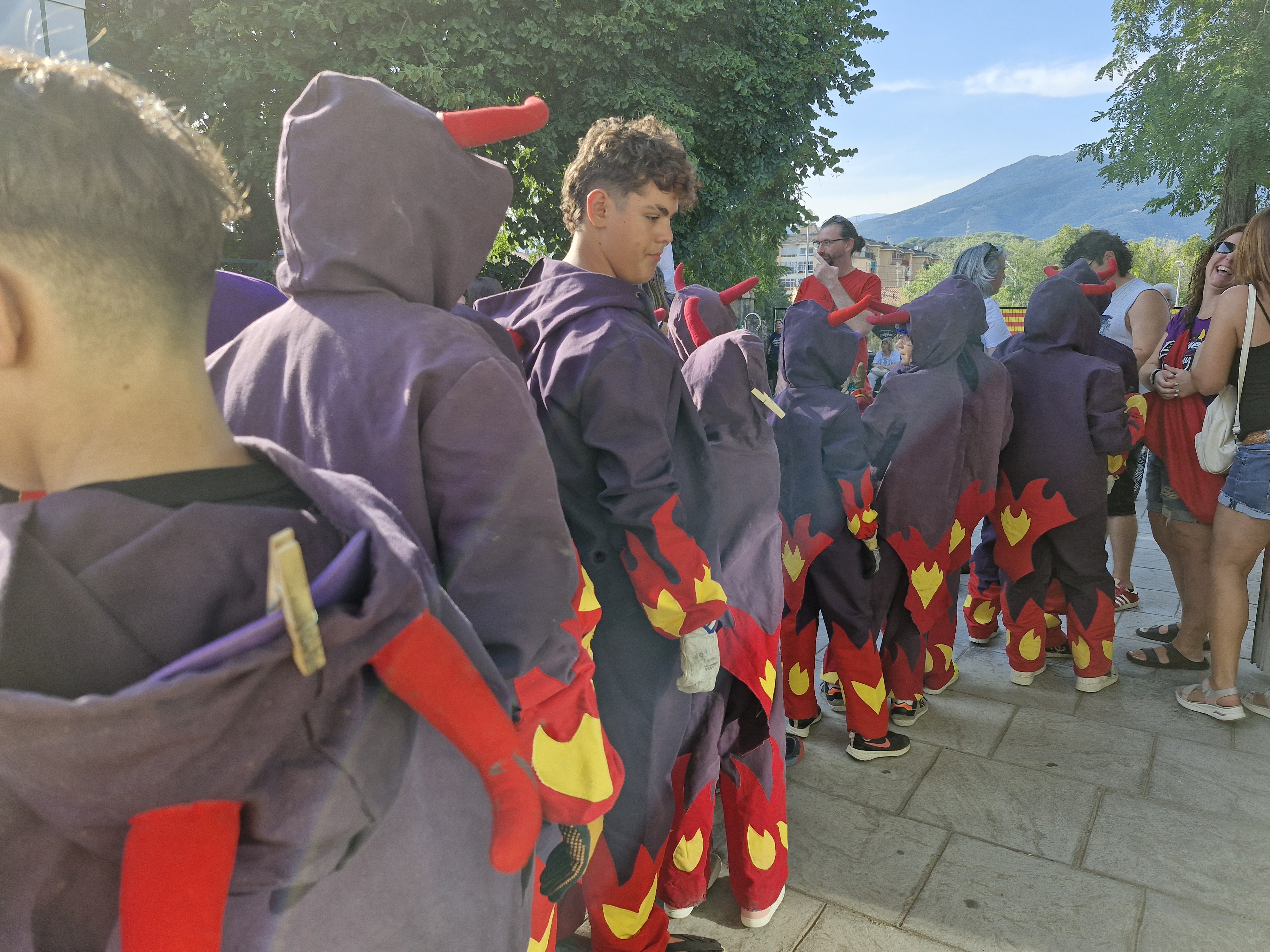 Berenar i animaci a l'Associaci Neurolgica Baix Montseny, Parada dels MontSenys, El Formiguer i Dona sang per la festa - Festa Major de Sant Celoni 2024 - Foto 73145950