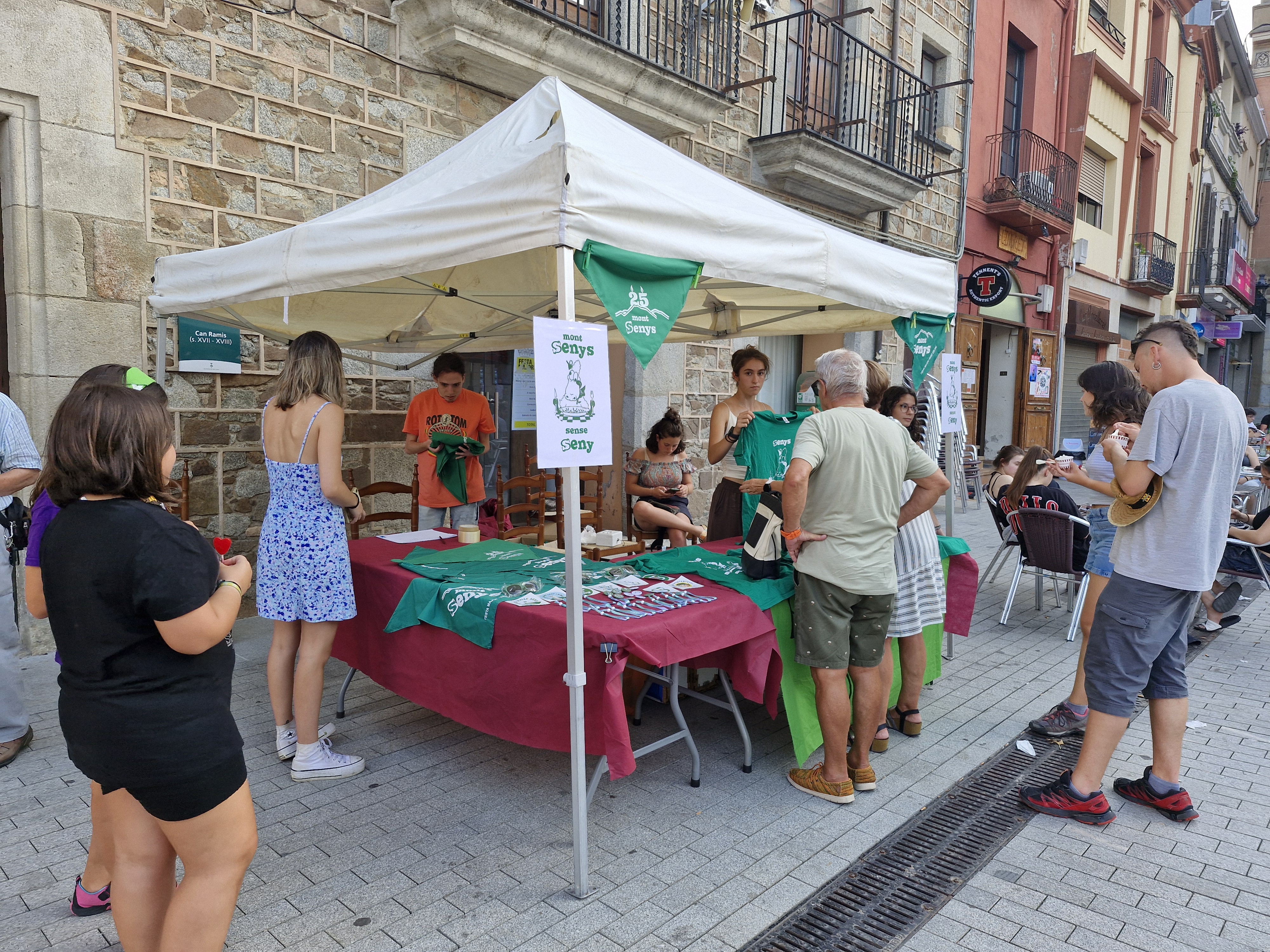 Berenar i animaci a l'Associaci Neurolgica Baix Montseny, Parada dels MontSenys, El Formiguer i Dona sang per la festa - Festa Major de Sant Celoni 2024 - Foto 25370926