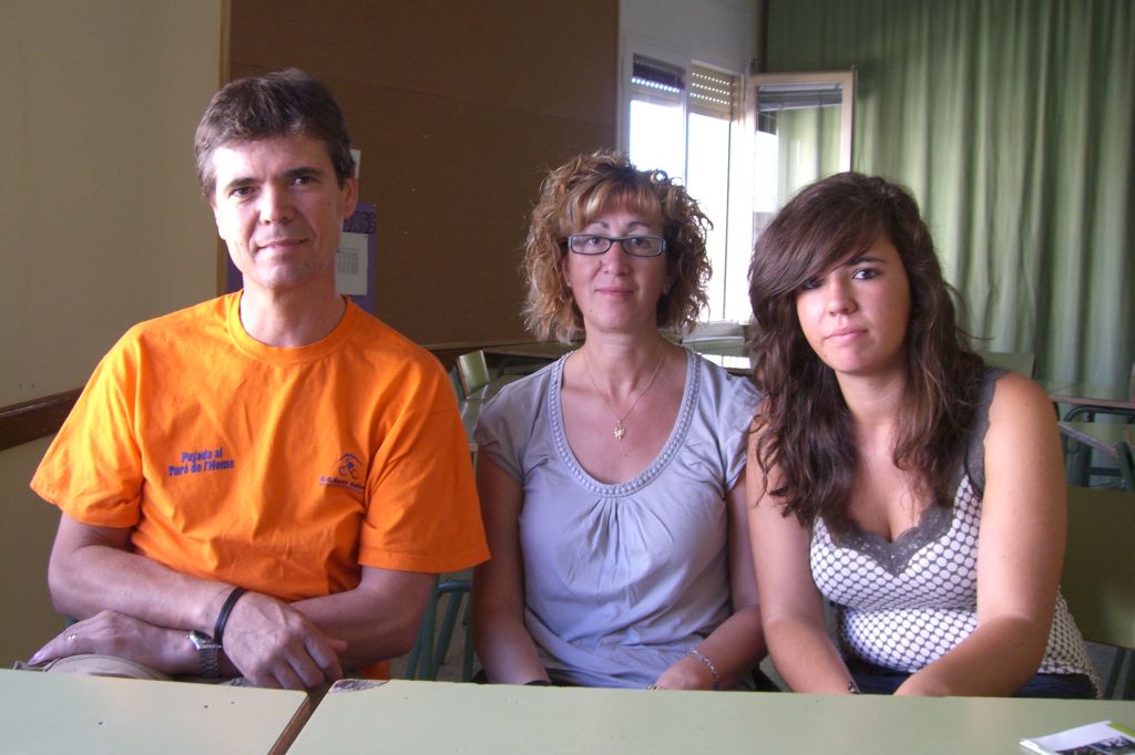 Els joves i les seves fam�lies - Foto 93066512