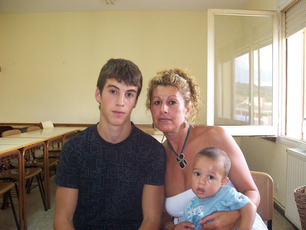Els joves i les seves fam�lies - Foto 41929234