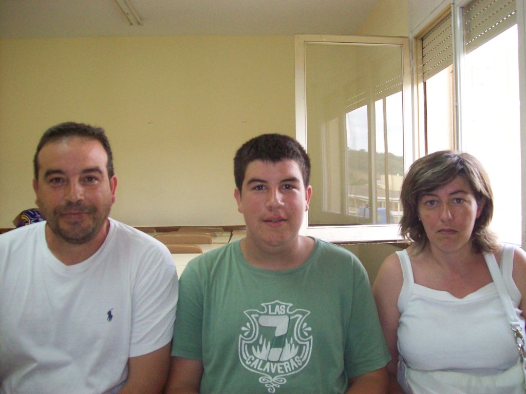 Els joves i les seves fam�lies - Foto 73722702
