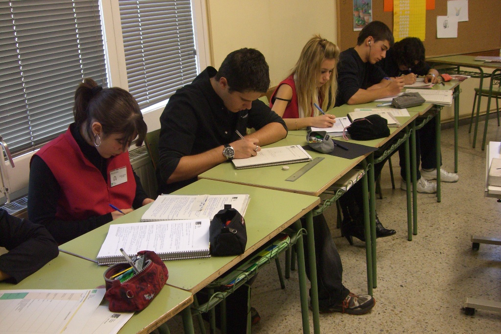 Treball a l'aula - Foto 17979409