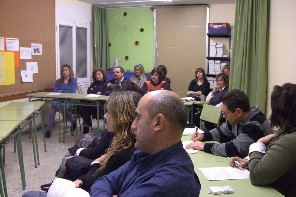Taller per a pares i mares: Com conviure amb un adolescent? Llibertat i l�mits - Foto 94436282