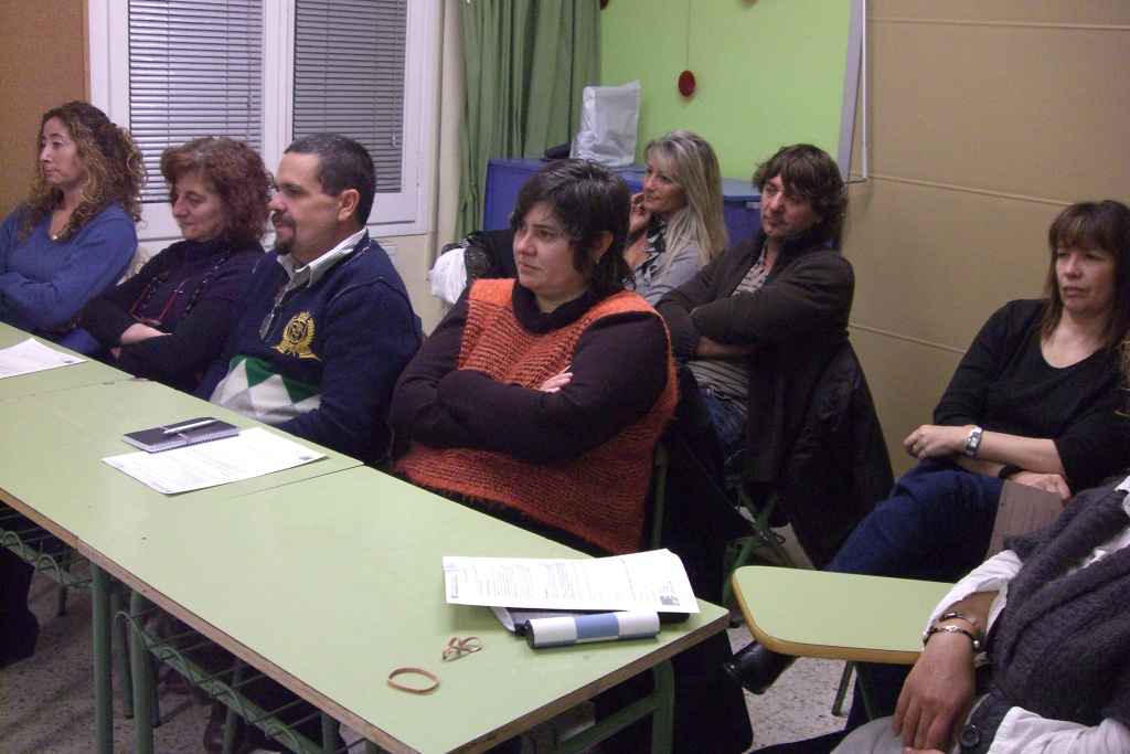 Taller per a pares i mares: Com conviure amb un adolescent? Llibertat i l�mits - Foto 56764803