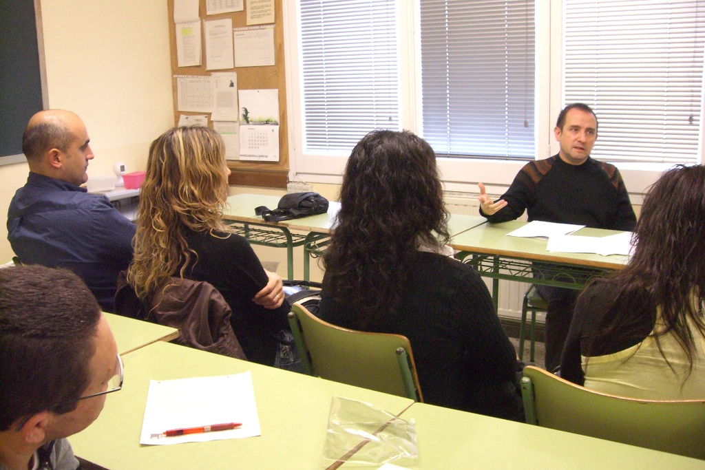 Taller per a pares i mares: Com conviure amb un adolescent? Llibertat i l�mits - Foto 80215987