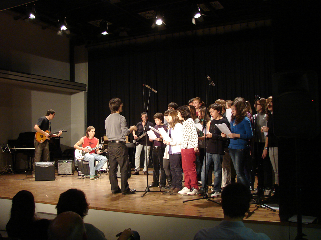 Santa Cec�lia al Centre Municipal d'Expressi� - Programes B�sic, Ampliaci�, Jove i Adult - Foto 90613844