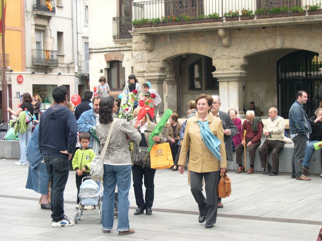Venda de llibres i roses - Foto 58208086