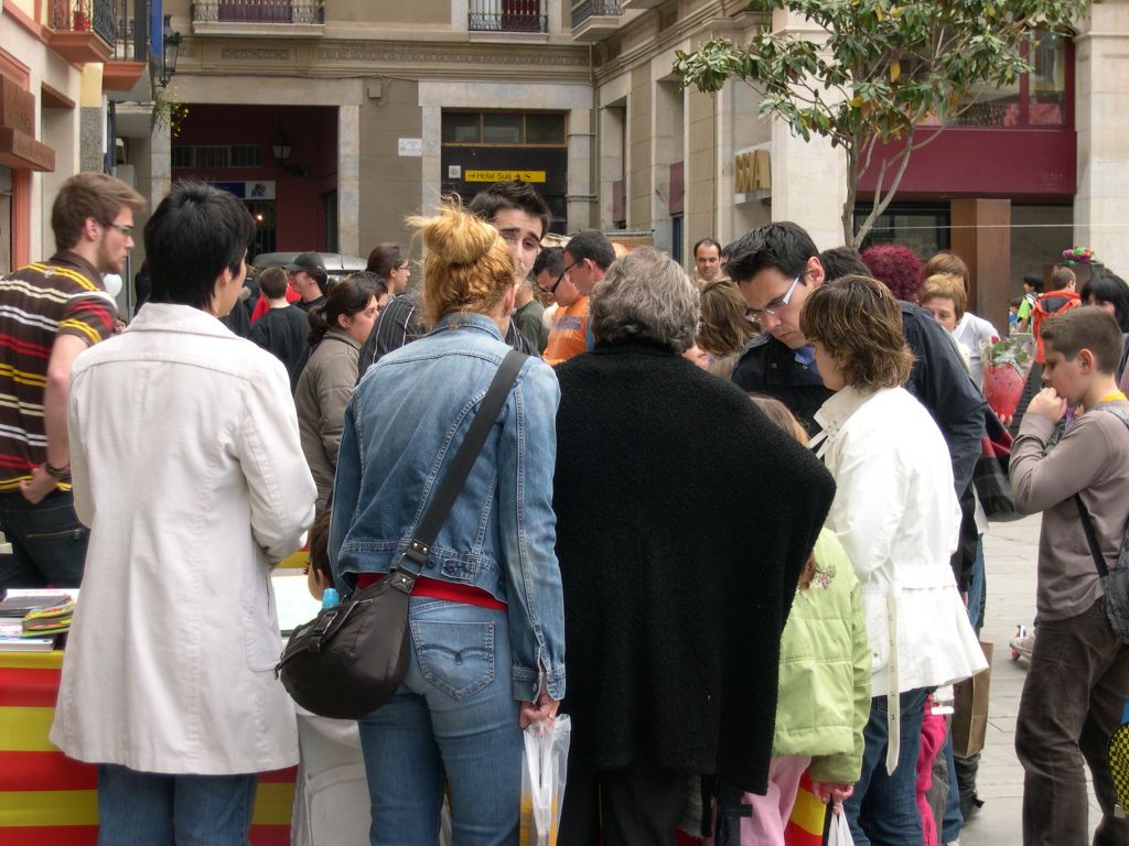 Venda de llibres i roses - Foto 18571445
