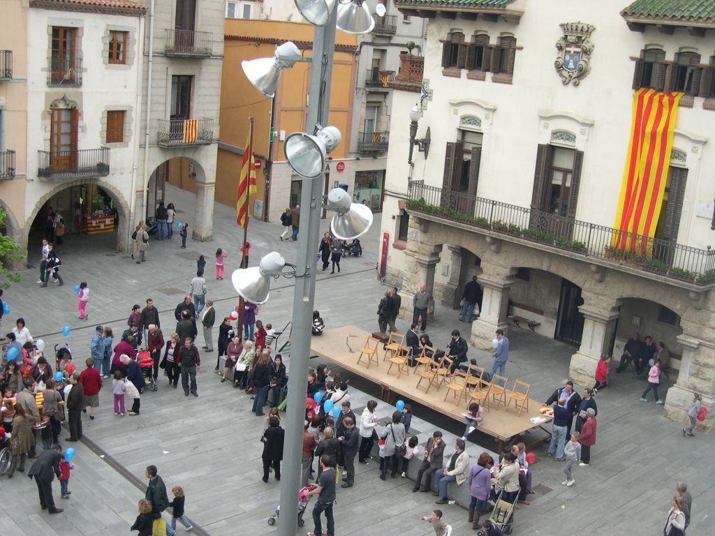Venda de llibres i roses - Foto 57403671