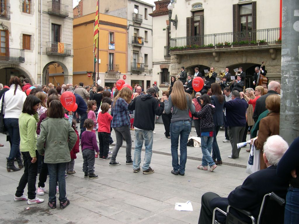 Ballada de sardanes - Foto 52925157