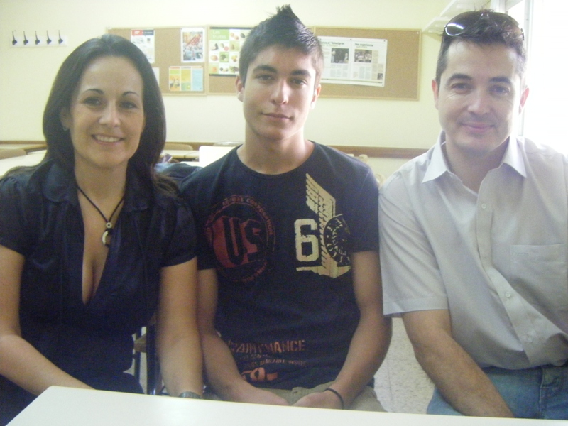 Els joves i les seves fam�lies - Foto 87935880