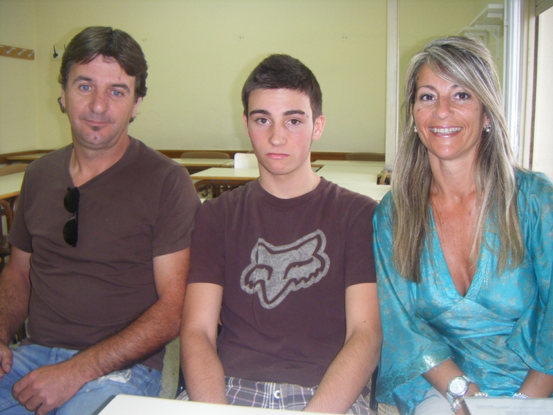 Els joves i les seves fam�lies - Foto 25416781