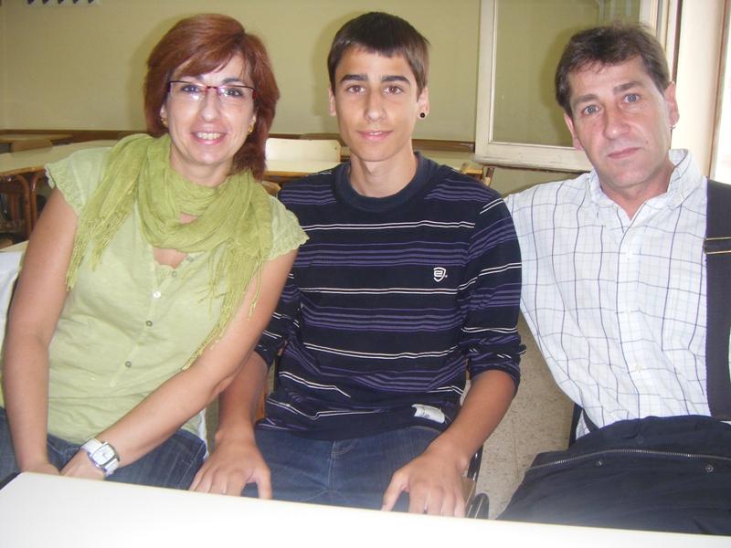Els joves i les seves fam�lies - Foto 65291021