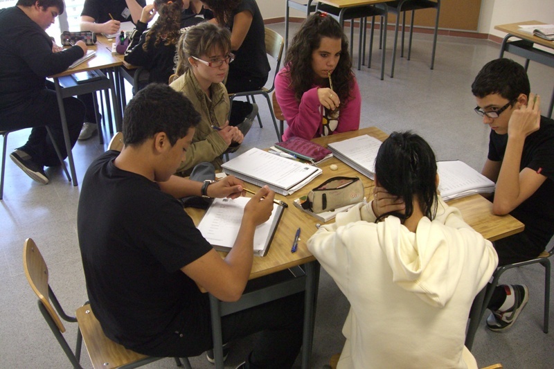 Treball a l'aula - Foto 45795173