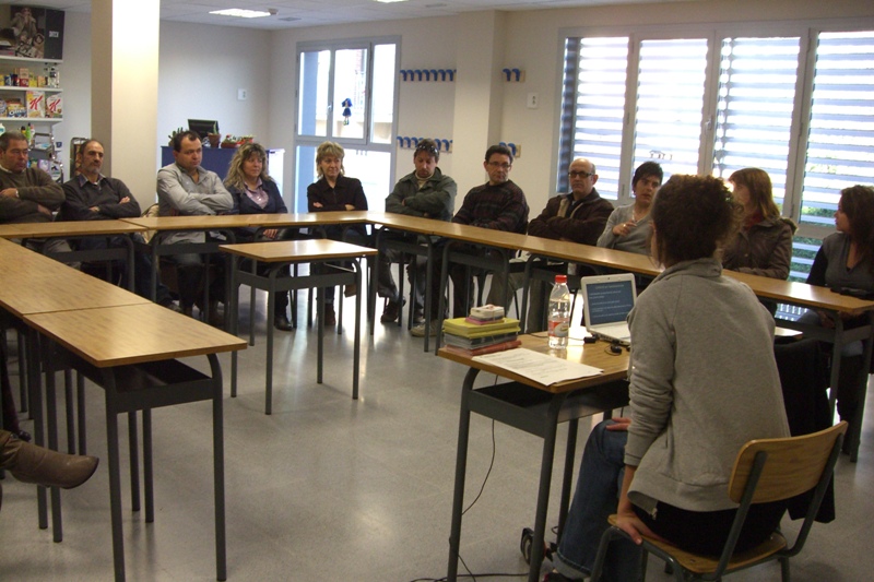 Taller de pares i mares: Com conviure amb un adolescent - Foto 60810623