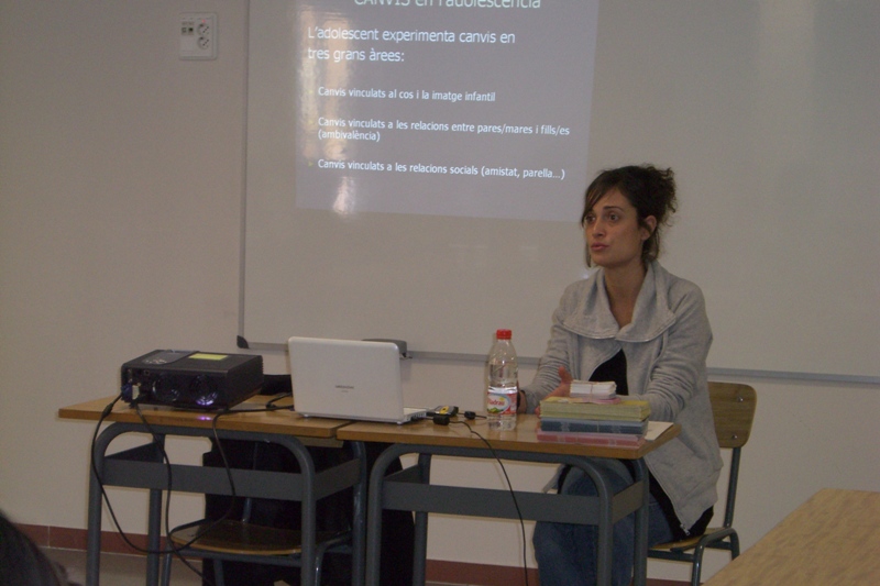 Taller de pares i mares: Com conviure amb un adolescent - Foto 69651258