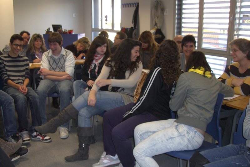 Taller de pares i mares: Com conviure amb un adolescent - Foto 56365423