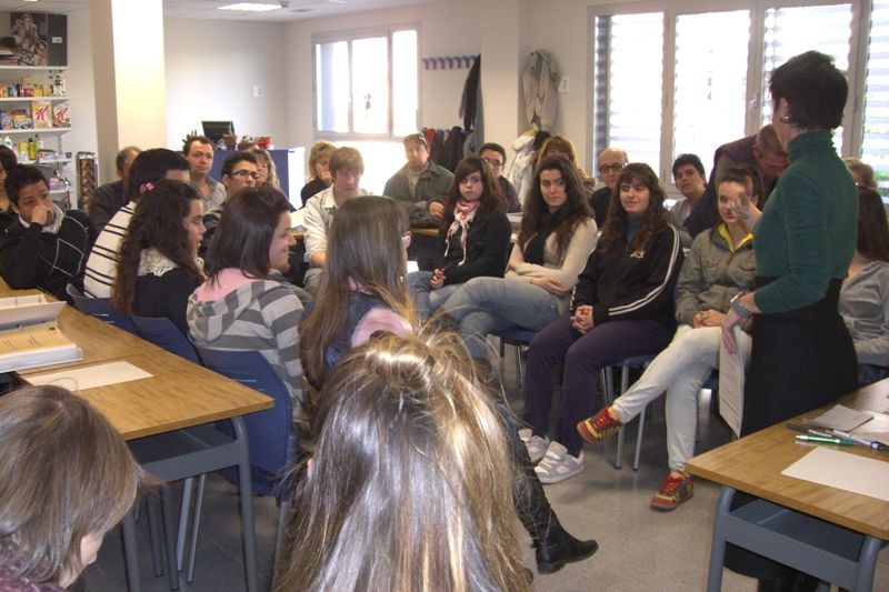 Taller de pares i mares: Com conviure amb un adolescent - Foto 54596807