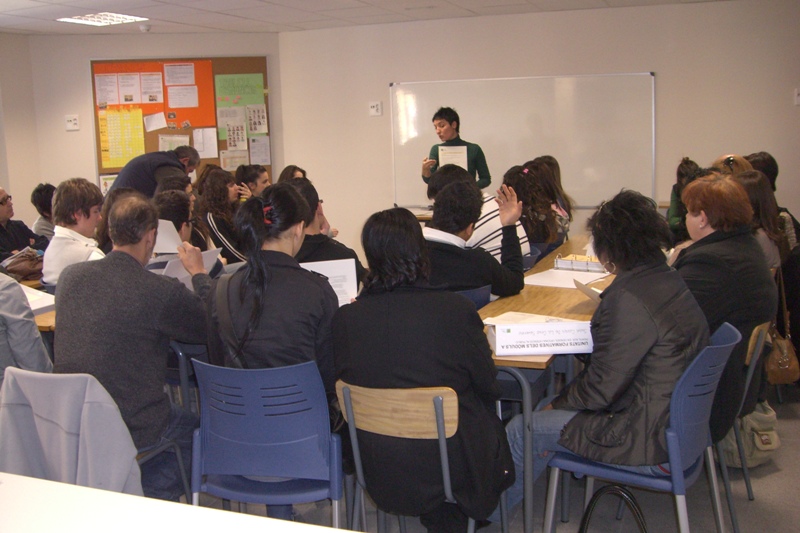 Taller de pares i mares: Com conviure amb un adolescent - Foto 92779139