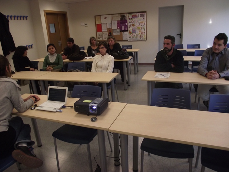 Taller de pares i mares: Com conviure amb un adolescent - Foto 81478227