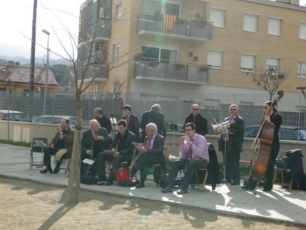 Animaci infantil + Sardanes, amb la Principal de Banyoles - Foto 83027358