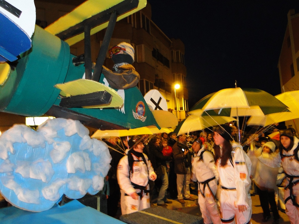 Rua de Carnaval - Foto 47729705