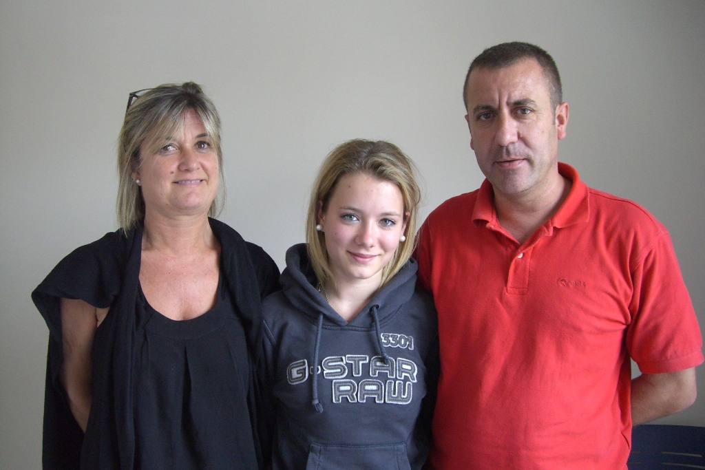 Els joves i les seves fam�lies - Foto 33999793