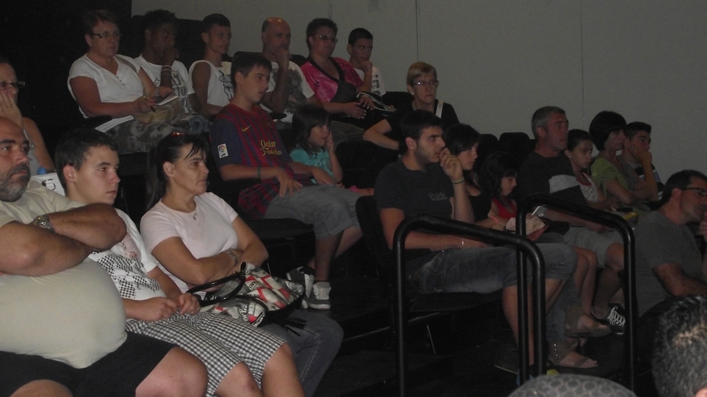 Els joves i les seves fam�lies - Foto 81630481