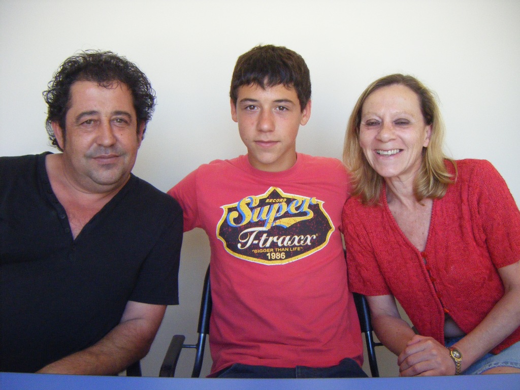 Els joves i les seves fam�lies - Foto 23424112