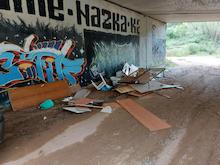 Abocament voluminosos pont cam&iacute; Can Draper sota l'AP7